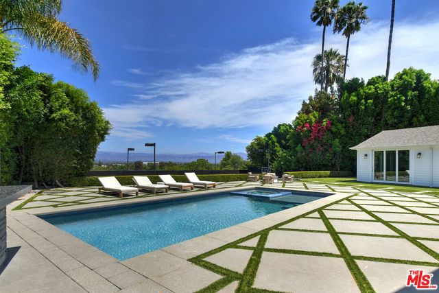 4760 Amigo Avenue, Los Angeles, CA 91356