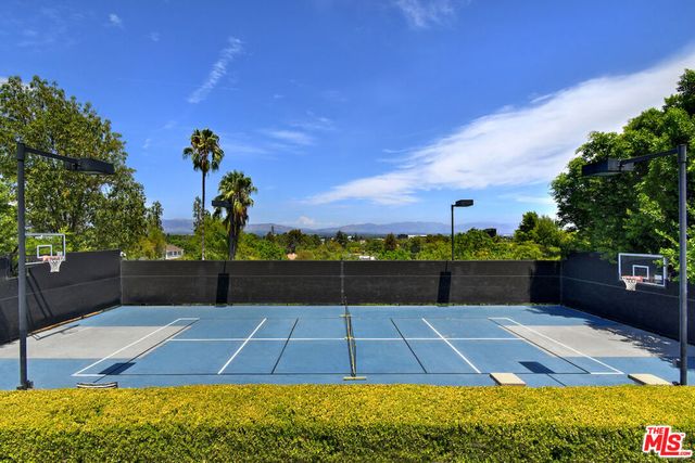 4760 Amigo Avenue, Los Angeles, CA 91356
