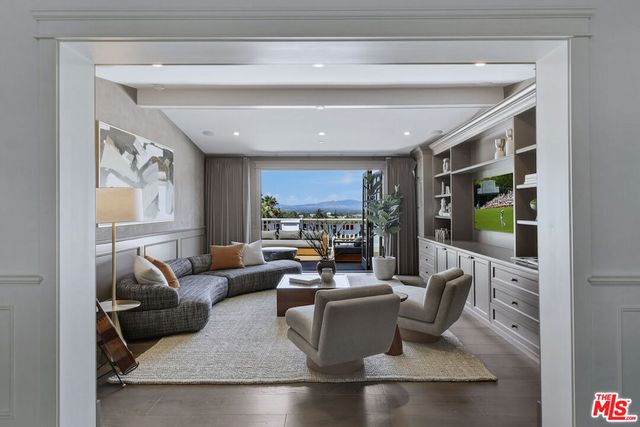 4760 Amigo Avenue, Los Angeles, CA 91356