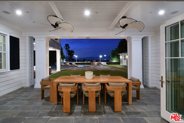 4760 Amigo Avenue, Los Angeles, CA 91356