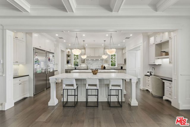 4760 Amigo Avenue, Los Angeles, CA 91356