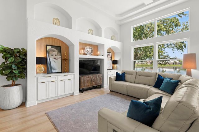 138 NW Magnolia Lakes Boulevard, Port St Lucie, FL 34986