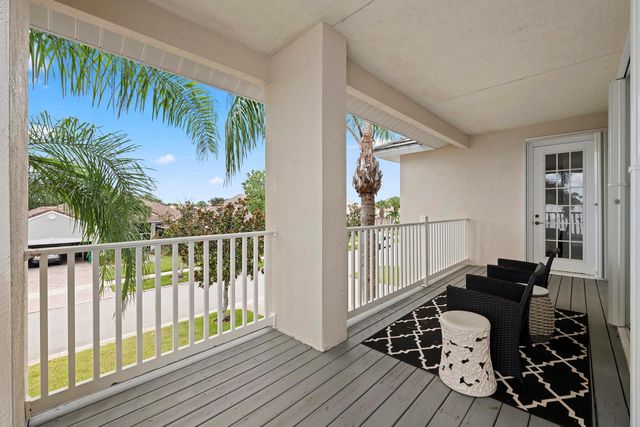 138 NW Magnolia Lakes Boulevard, Port St Lucie, FL 34986