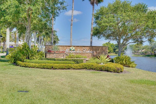 138 NW Magnolia Lakes Boulevard, Port St Lucie, FL 34986