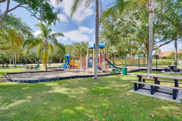 138 NW Magnolia Lakes Boulevard, Port St Lucie, FL 34986
