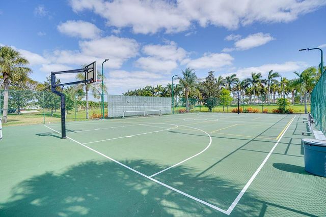 138 NW Magnolia Lakes Boulevard, Port St Lucie, FL 34986