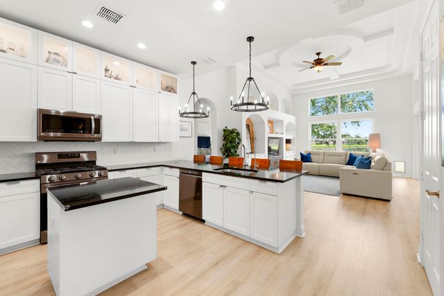 138 NW Magnolia Lakes Boulevard, Port St Lucie, FL 34986