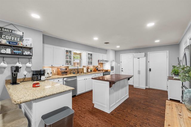 2025 W Belclaire Circle, Corsicana, TX 75110