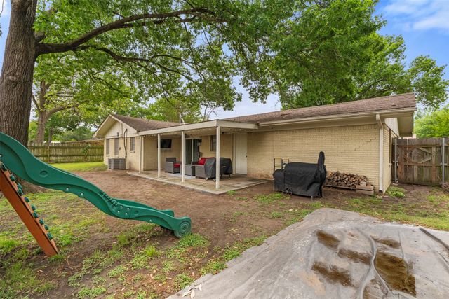 2025 W Belclaire Circle, Corsicana, TX 75110