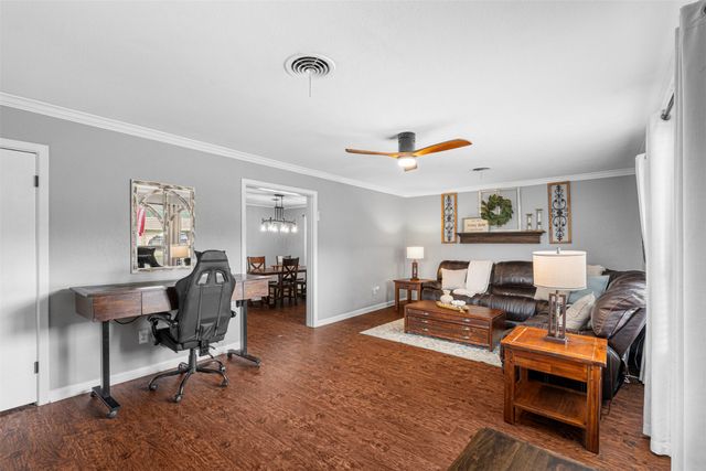 2025 W Belclaire Circle, Corsicana, TX 75110