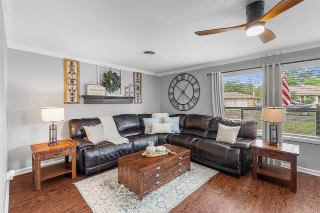 2025 W Belclaire Circle, Corsicana, TX 75110