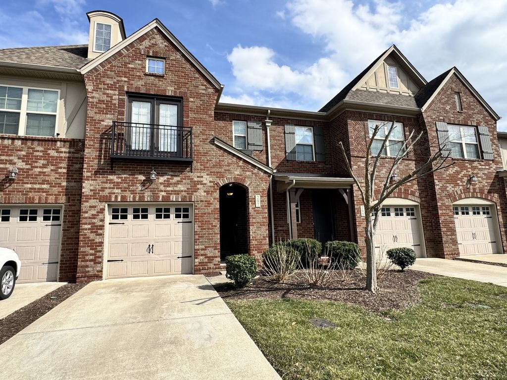 207 Bixby Private Ln, Hendersonville, TN 37075