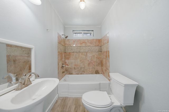 1521 B Street, Floresville, TX 78114