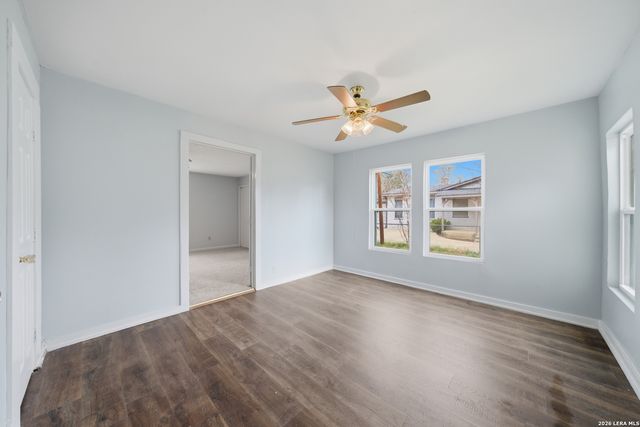 1521 B Street, Floresville, TX 78114