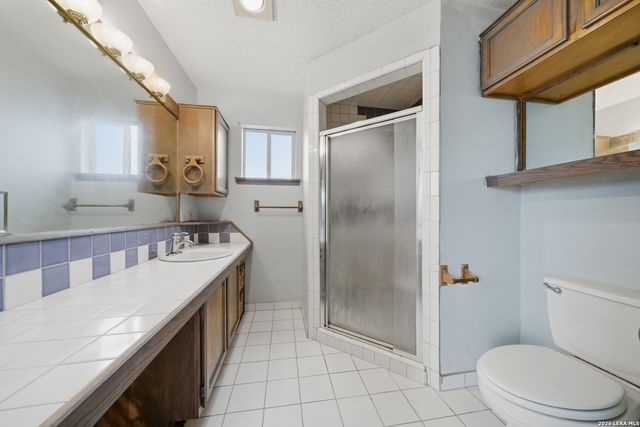 1521 B Street, Floresville, TX 78114