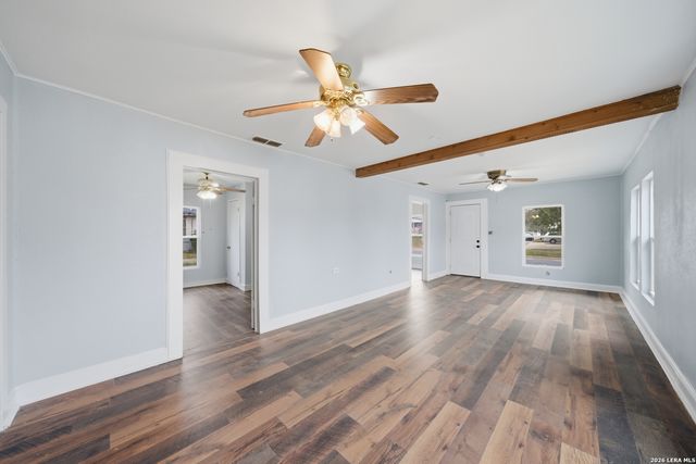 1521 B Street, Floresville, TX 78114