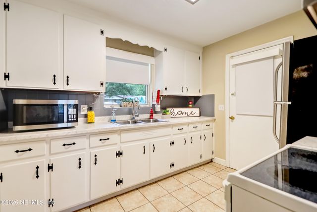 2002 RYAR Road, Jacksonville, FL 32216