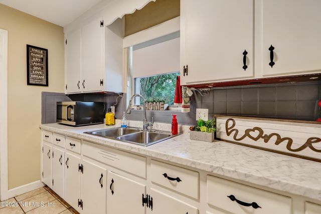 2002 RYAR Road, Jacksonville, FL 32216