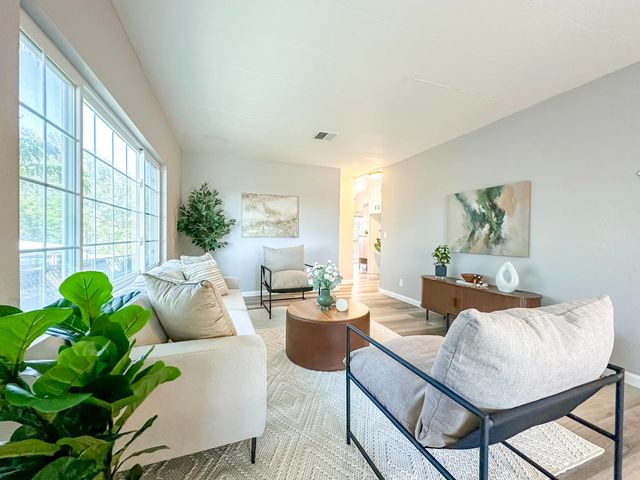 19 Tarn Cir, Oroville, CA 95966