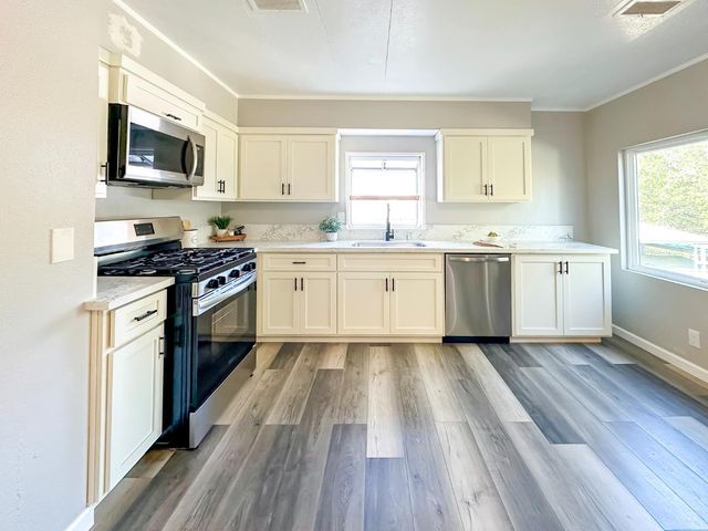 19 Tarn Cir, Oroville, CA 95966