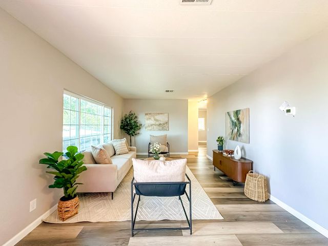 19 Tarn Cir, Oroville, CA 95966