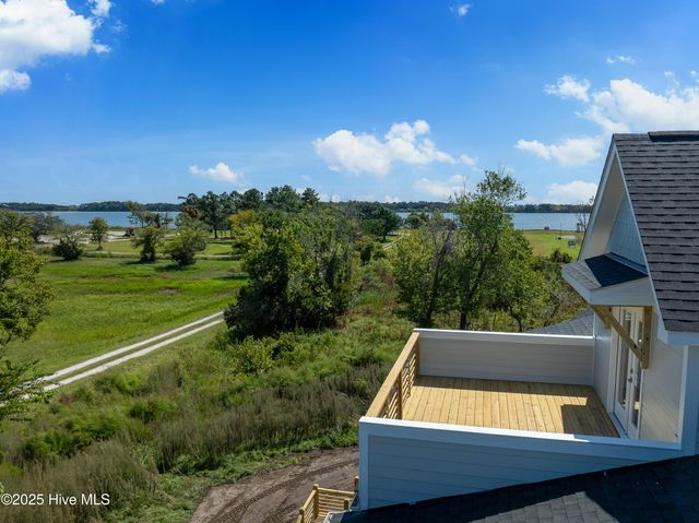 141 Bethea Street, Holly Ridge, NC 28445