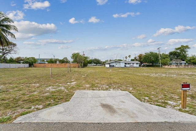 444 W Boynton Beach Boulevard, Boynton Beach, FL 33435