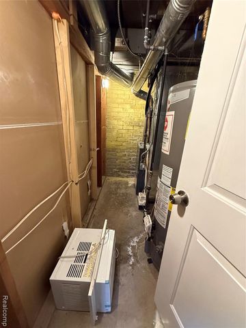 16555 Lawton Street, Detroit, MI 48221