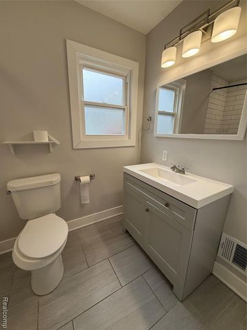 16555 Lawton Street, Detroit, MI 48221