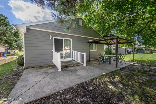 50 Rodhos Street, Toms River, NJ 08757