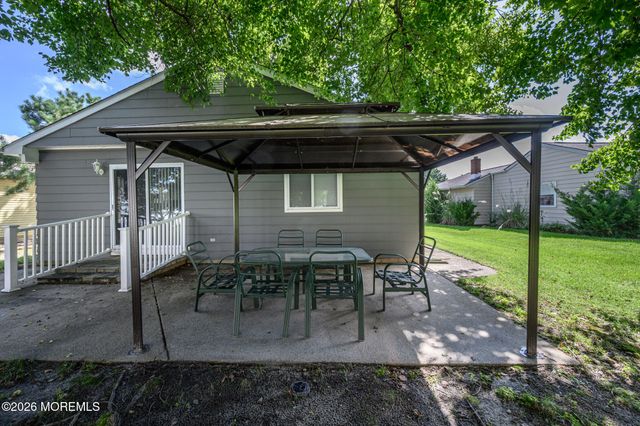 50 Rodhos Street, Toms River, NJ 08757