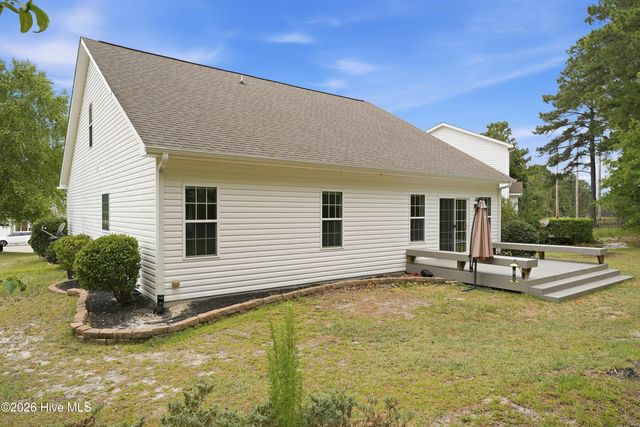 104 Lightwater Court, Aberdeen, NC 28315