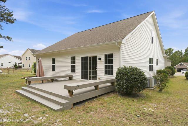104 Lightwater Court, Aberdeen, NC 28315