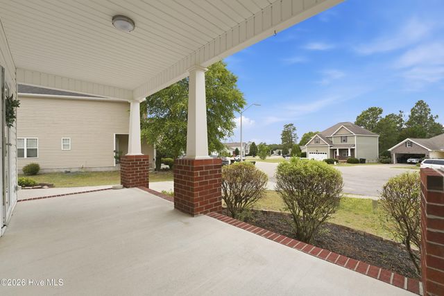 104 Lightwater Court, Aberdeen, NC 28315