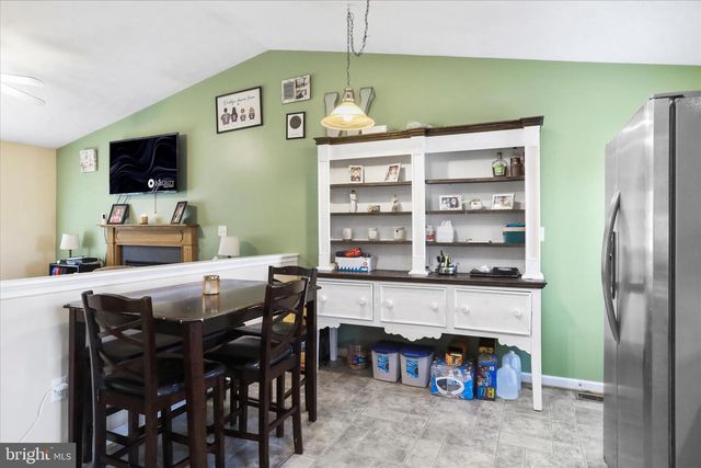 40 LOOKOUT POINT WAY, Linden, VA 22642