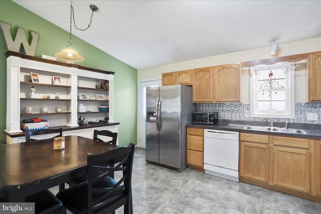 40 LOOKOUT POINT WAY, Linden, VA 22642