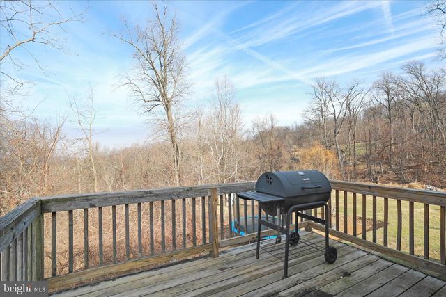 40 LOOKOUT POINT WAY, Linden, VA 22642