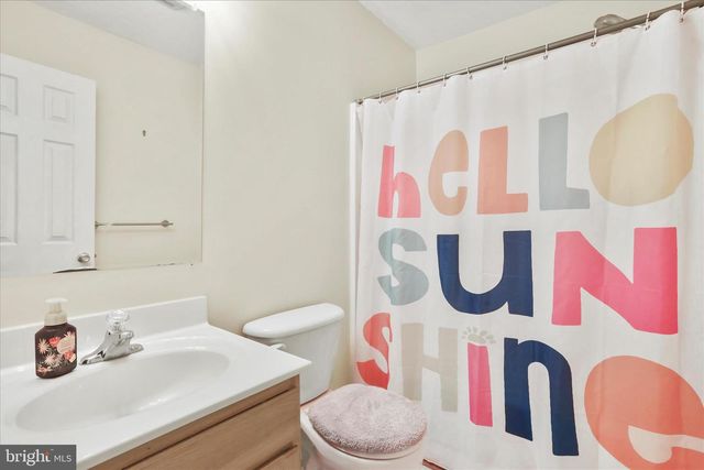 40 LOOKOUT POINT WAY, Linden, VA 22642