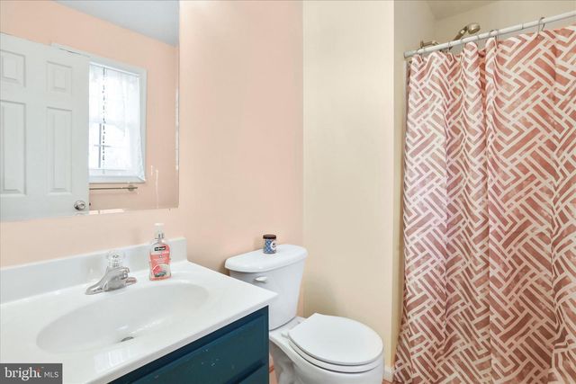 40 LOOKOUT POINT WAY, Linden, VA 22642