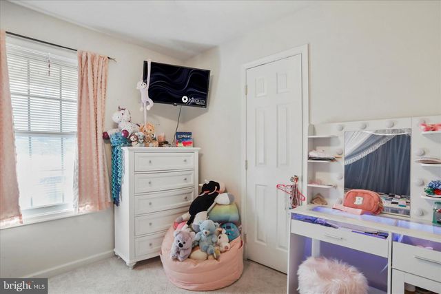 40 LOOKOUT POINT WAY, Linden, VA 22642