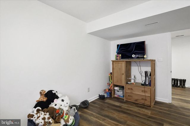 40 LOOKOUT POINT WAY, Linden, VA 22642