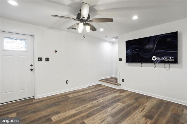 40 LOOKOUT POINT WAY, Linden, VA 22642