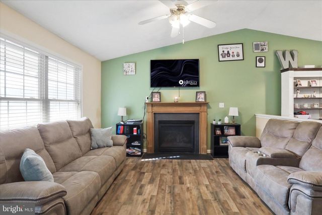 40 LOOKOUT POINT WAY, Linden, VA 22642