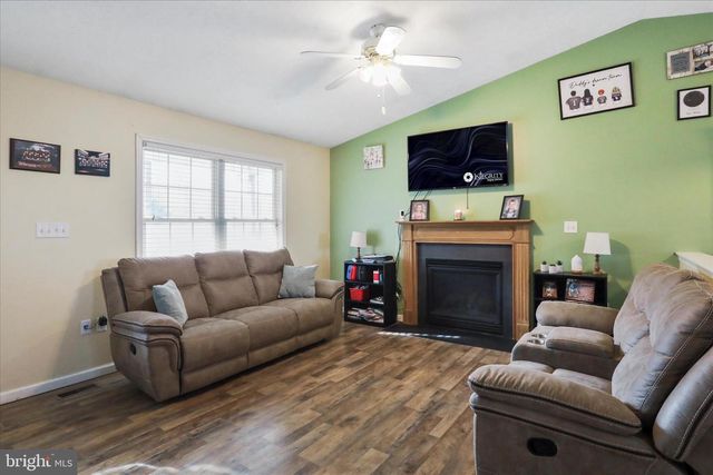 40 LOOKOUT POINT WAY, Linden, VA 22642