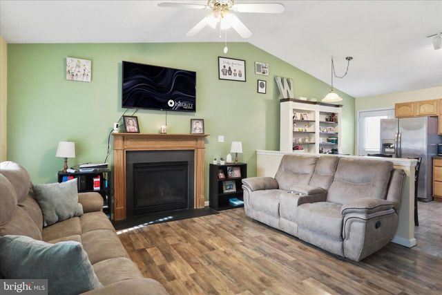 40 LOOKOUT POINT WAY, Linden, VA 22642