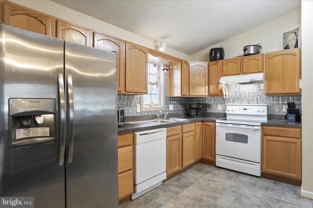 40 LOOKOUT POINT WAY, Linden, VA 22642