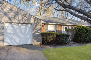 107 Keystone Drive 116, Warwick, RI 02886