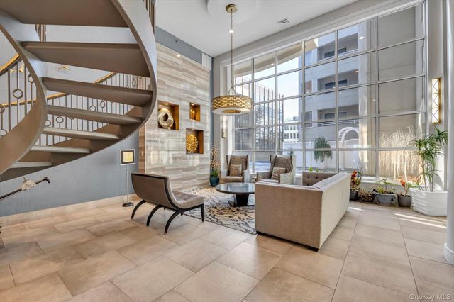 100 Cuttermill Road 4G, Great Neck, NY 11021