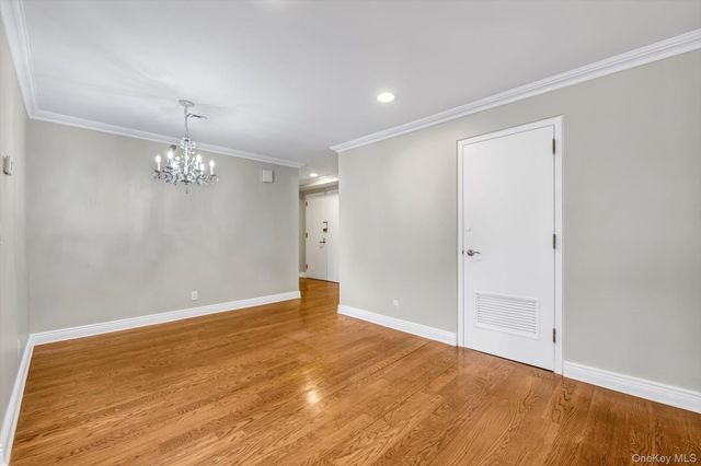 100 Cuttermill Road 4G, Great Neck, NY 11021