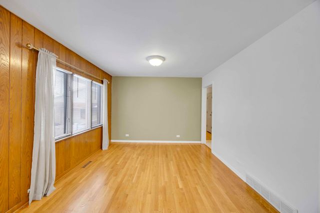 1539 Warwick Avenue, Whiting, IN 46394